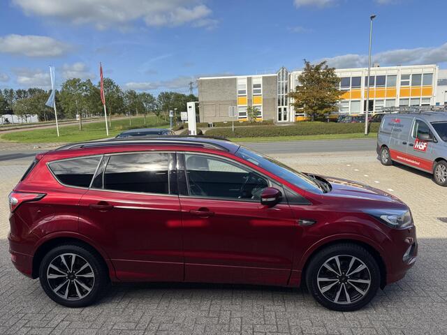 Ford KUGA 1.5 EcoBoost ST Line 150pk | Adaptieve Cruise | Winterpack | Trekhaak | 2.000kg Trekgewicht | Xenon Verlichting | Dealer onderhouden