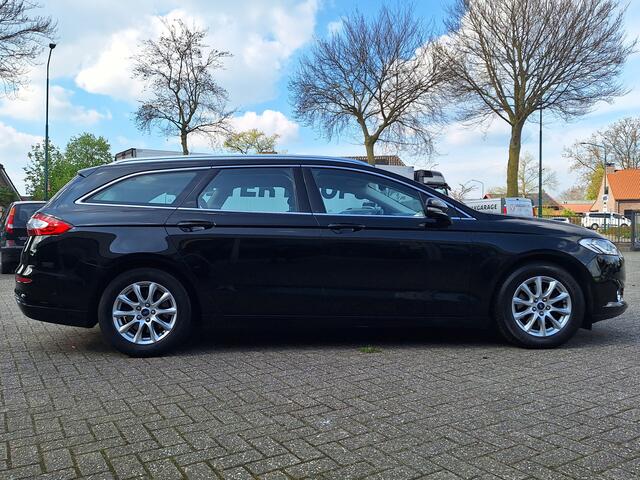 Ford MONDEO Wagon 1.5 Titanium Navigatie / Climate Control / Trekhaak/
