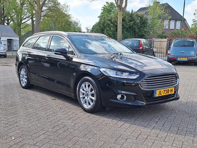 Ford MONDEO Wagon 1.5 Titanium Navigatie / Climate Control / Trekhaak/