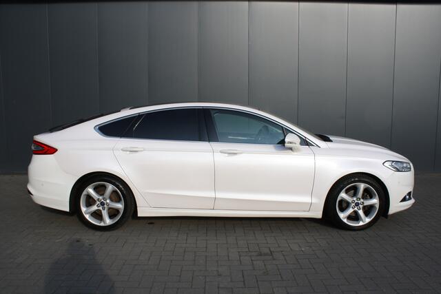 Ford MONDEO 1.5 TDCi 120PK EURO 6 Titanium NAVIGATIE - CAMERA - LED - PANORAMADAK