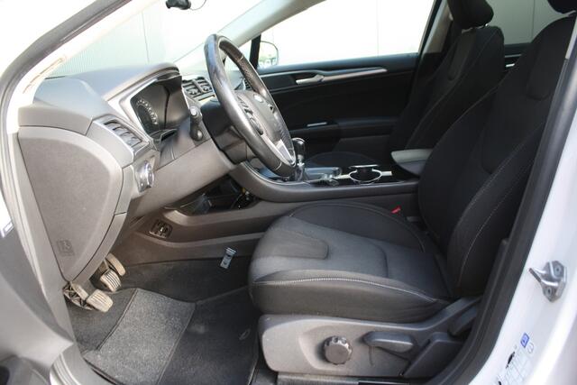 Ford MONDEO 1.5 TDCi 120PK EURO 6 Titanium NAVIGATIE - CAMERA - LED - PANORAMADAK