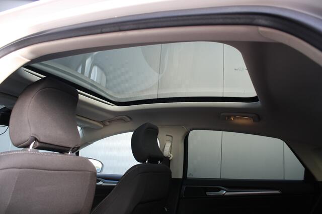 Ford MONDEO 1.5 TDCi 120PK EURO 6 Titanium NAVIGATIE - CAMERA - LED - PANORAMADAK