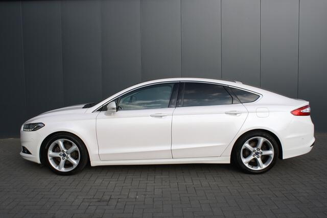 Ford MONDEO 1.5 TDCi 120PK EURO 6 Titanium NAVIGATIE - CAMERA - LED - PANORAMADAK
