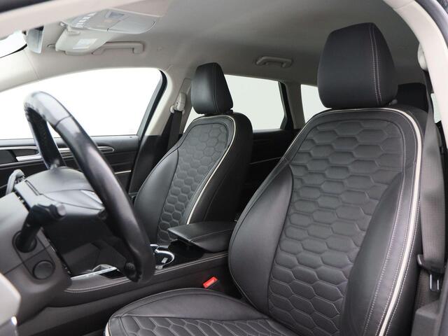 Ford MONDEO Wagon 2.0 IVCT HEV 187 Pk Automaat Vignale | Full LED | Leder | Stoelverwarming | Bluetooth | Trekhaak | Camera | 66.367 Km!!