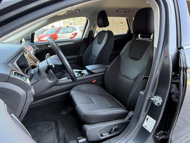 Ford MONDEO Wagon BWJ 2019 2.0 141 PK IVCT HEV Titanium APPLE CARPLAY | ANDROID AUTO | NAVI | CLIMA | CRUISE | ELEKTRISCHE STOEL | STOELVERW. | VOORRUITVERW. | ELEKTRISCHE ACHTERKELP | CAMERA | DODE HOEK | LMV | PDC