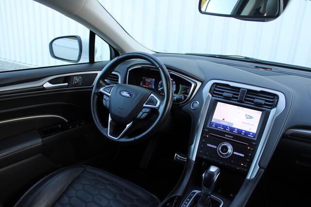Ford MONDEO Wagon 2.0 IVCT HEV Vignale | Incl. 12 maanden garantie | Stoelverwaming voor + achter | Stuurverwarming | Stoelventilatie | Trekhaak | Cruise control | Climate control | Parkeercamera | 100% dealer onderhouden |