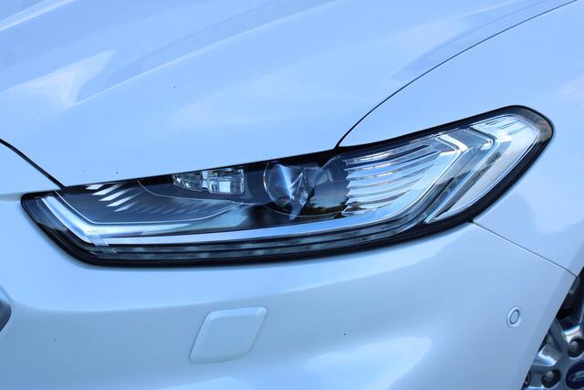 Ford MONDEO Wagon 2.0 IVCT HEV Vignale | Incl. 12 maanden garantie | Stoelverwaming voor + achter | Stuurverwarming | Stoelventilatie | Trekhaak | Cruise control | Climate control | Parkeercamera | 100% dealer onderhouden |