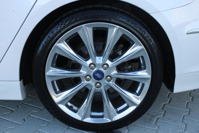 Ford MONDEO Wagon 2.0 IVCT HEV Vignale | Incl. 12 maanden garantie | Stoelverwaming voor + achter | Stuurverwarming | Stoelventilatie | Trekhaak | Cruise control | Climate control | Parkeercamera | 100% dealer onderhouden |