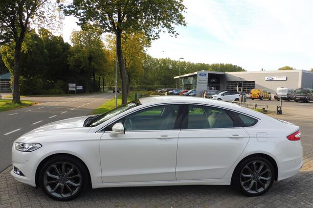 Ford MONDEO 1.5 160pk Titanium X Vol leder Xenon Navi Winter-Pack Trekhaak Nieuwstaat