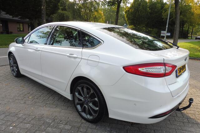 Ford MONDEO 1.5 160pk Titanium X Vol leder Xenon Navi Winter-Pack Trekhaak Nieuwstaat