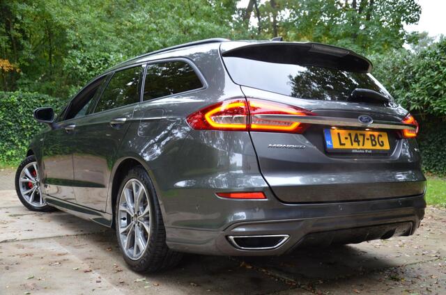 Ford MONDEO Wagon 2.0 IVCT HEV ST-Line Navi/Pdc/Ecc/Stoelverwarming/Apple Carplay/Android Auto/ Privacy Glass/Elektrisch verstelb. bestuurdersstoel met geheugen/Achteruitrijcamera