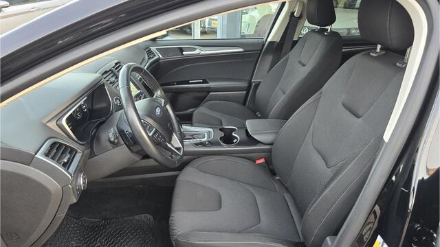 Ford MONDEO Wagon 1.5 Titanium * Automaat * Navigatie * Voorstoelen verwarmd * Keyless entry* Climaat Controle * Cruise control * BOVAG Garantie