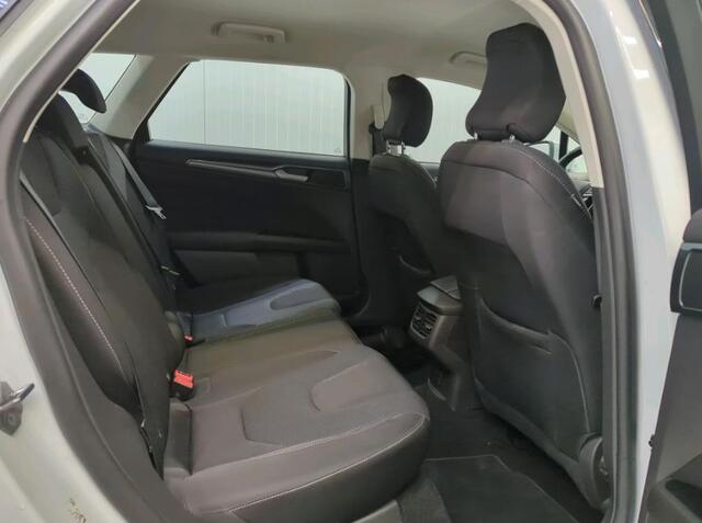 Ford MONDEO Wagon 2.0 Hybrid Titanium Automaat / Pdc.V+A / Navigatie / Radio-multimedia / Airco-ecc./