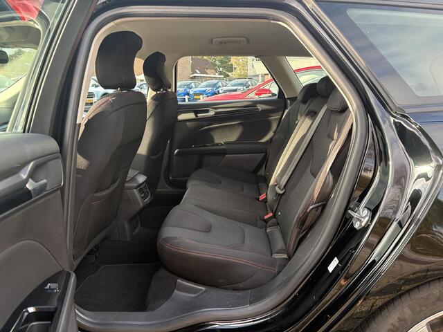 Ford MONDEO Wagon 1.5 EcoBoost ST Line 160pk | Trekhaak | Winterpack | Parkeersensoren | Navigatie | Climate Control