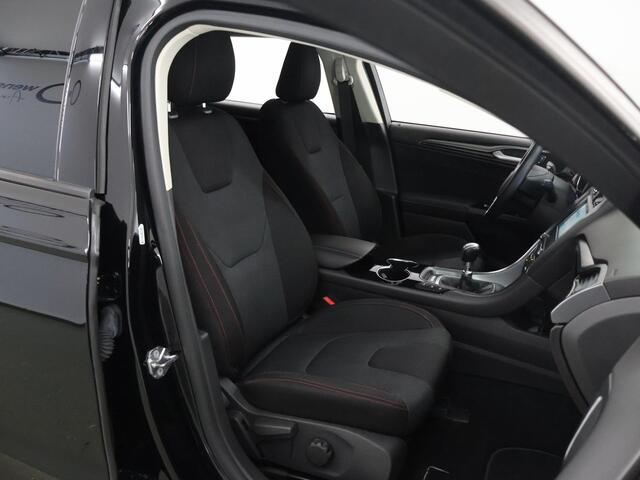 Ford MONDEO Wagon 1.5 ST Line | Winterpakket | Navigatie | Cruise Control | Climate Control | Elektr. Achterklep |