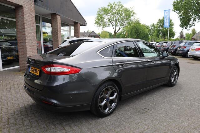 Ford MONDEO 2.0 IVCT HEV Titanium RUITVERWARMING ALL-SEASONS NAVI DAB 18"LMV SFEERVERLICHTING 2xPDC NAP ENZ.