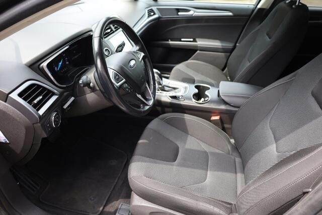 Ford MONDEO 2.0 IVCT HEV Titanium RUITVERWARMING ALL-SEASONS NAVI DAB 18"LMV SFEERVERLICHTING 2xPDC NAP ENZ.