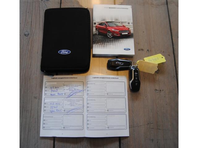 Ford MONDEO 1.5 ST Line | Dealer onderhouden| Winterpakket| Zeer nette Ford!