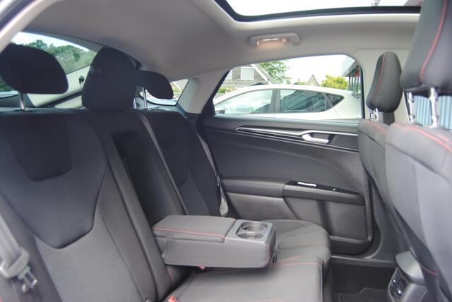 Ford MONDEO 1.5 ST Line | Dealer onderhouden| Winterpakket| Zeer nette Ford!