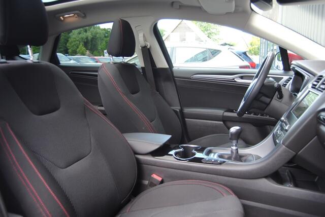Ford MONDEO 1.5 ST Line | Dealer onderhouden| Winterpakket| Zeer nette Ford!