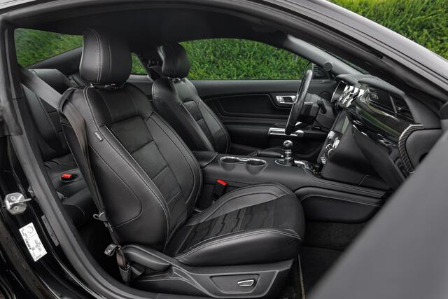 Ford MUSTANG Fastback 2.3 EcoBoost 370pk *Sportuitl-Carbon-Vent & Verw Stoelen