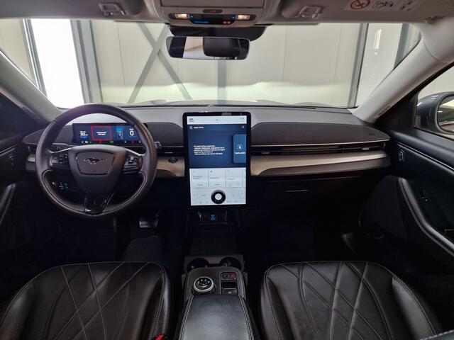 Ford MUSTANG Mach-E RWD 75 kWh 270pk | ACC | Stoel- en stuurverwarming | Verkeersbord detectie |