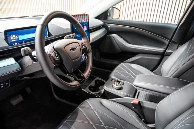 Ford MUSTANG Extended RWD 98 kWh LED | Camera | Stoel-stuur verwarming