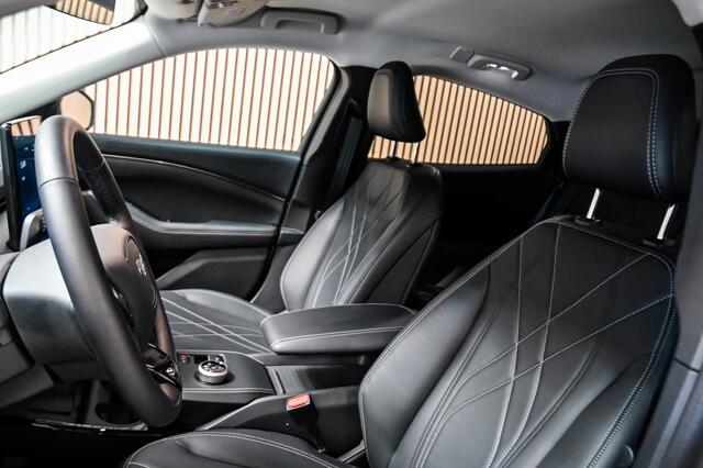 Ford MUSTANG Extended RWD 98 kWh LED | Camera | Stoel-stuur verwarming