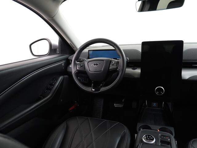 Ford MUSTANG Mach-E RWD 75 kWh Leer (semi-)Autopilot Navi 360-Topview-Camera Adaptive-Cruise-Control Apple Carplay Bang&Olufsen B&O 18" Elektr.A-Klep Connected-Services Bi-Ecc Stoel/Stuur-Verwarmd Park-Assist-PDC-a+v DAB Lane-Assist Keyless-go Autonomous Emergency Bra