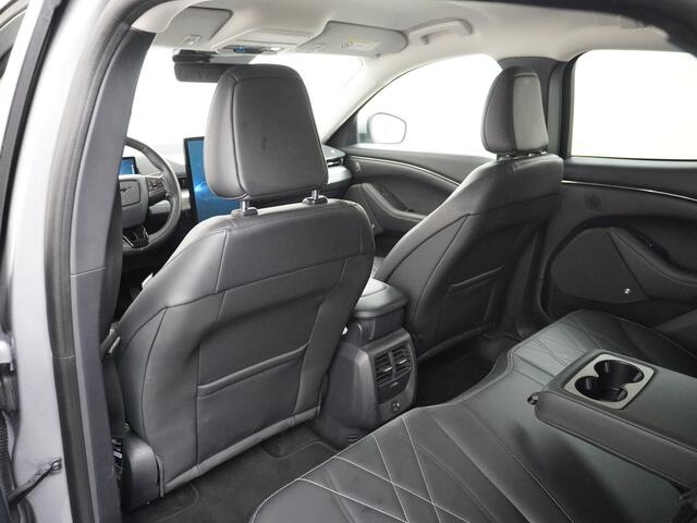 Ford MUSTANG Mach-E RWD 75 kWh Leer (semi-)Autopilot Navi 360-Topview-Camera Adaptive-Cruise-Control Apple Carplay Bang&Olufsen B&O 18" Elektr.A-Klep Connected-Services Bi-Ecc Stoel/Stuur-Verwarmd Park-Assist-PDC-a+v DAB Lane-Assist Keyless-go Autonomous Emergency Bra