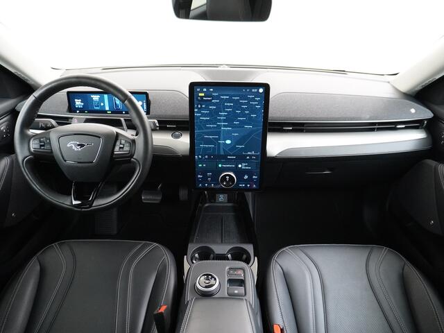 Ford MUSTANG Mach-E Extended RWD 98kWh 301pk Leer Trekhaak Pano-Dak Adaptive Cruise Lane Centring/change Assist Stop&Go Apple Carplay Android Auto 360°Camera Active-Park-Assist PDC-a+v Sync4A Lmv B&O®-HiFi-10speakers Qi-laden LED Pre-Collision-Assist Elektr.verst.Stoe