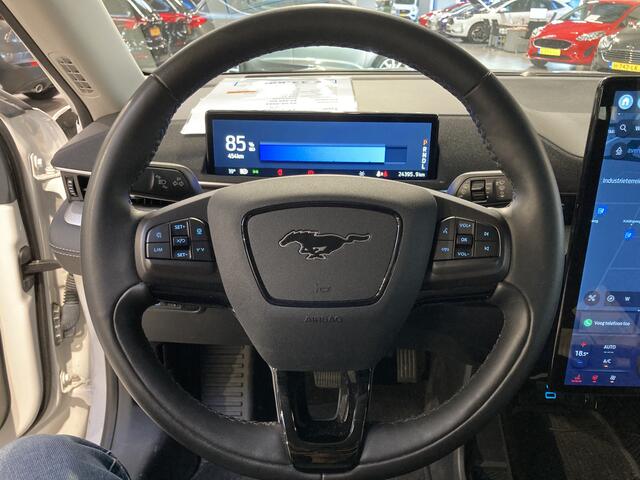 Ford MUSTANG Mach-E Extended RWD 294 pk 98 kWh | Adapt. Cruise | Clima | Winterpack | Leer | Camera | Apple carplay | Android Auto |