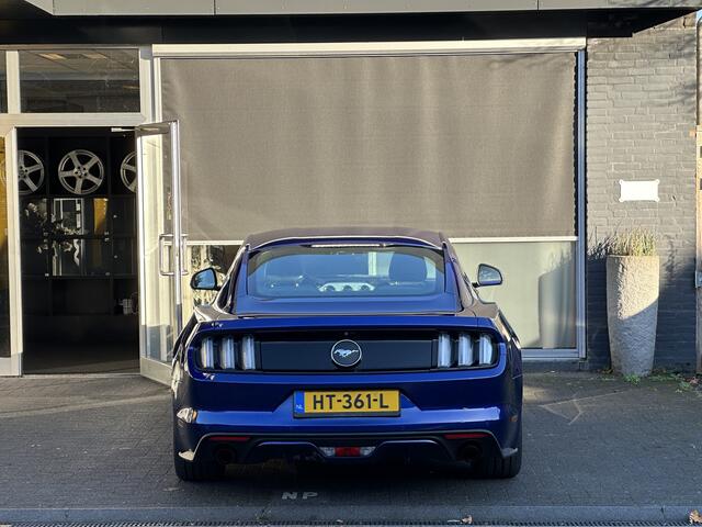 Ford MUSTANG Fastback 2.3 EcoBoost PERFORMANCE PACK / CLIMA / CRUISE / MAXHAUST SOUND