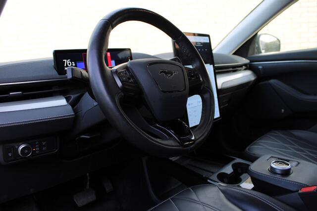 Ford MUSTANG Mach-E RWD 75 kWh | Adaptieve cruise | B&O | Leder | Trekhaak | Actieweken 1 t/m 15 november!