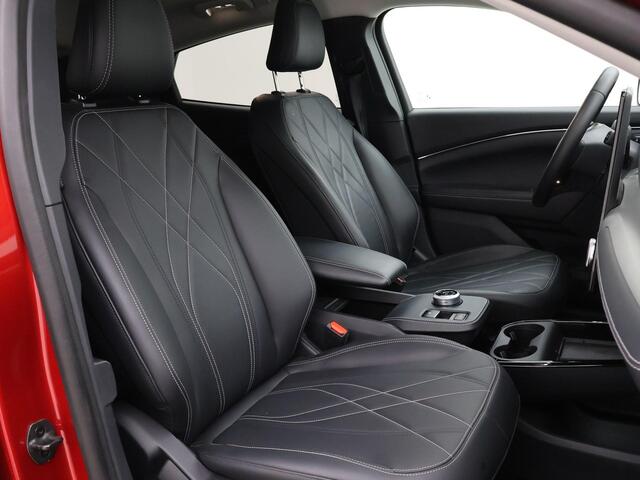 Ford MUSTANG Mach-E 75kWh LUCID RED + STUURVERW. / ADAPTIVE CRUISE / CARPLAY