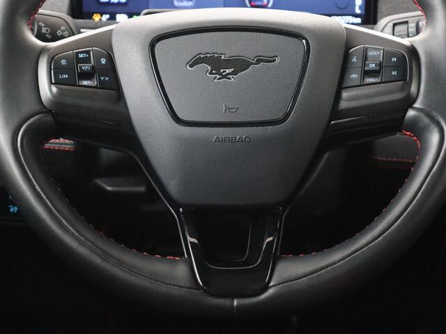 Ford MUSTANG Mach-E AWD 75 kWh | Panoramadak | 360 Camera | Leder | Stoelverwarming | Adaptive cruise | Carplay | Park Assist | Navigatie | Full LED | B&O Sound
