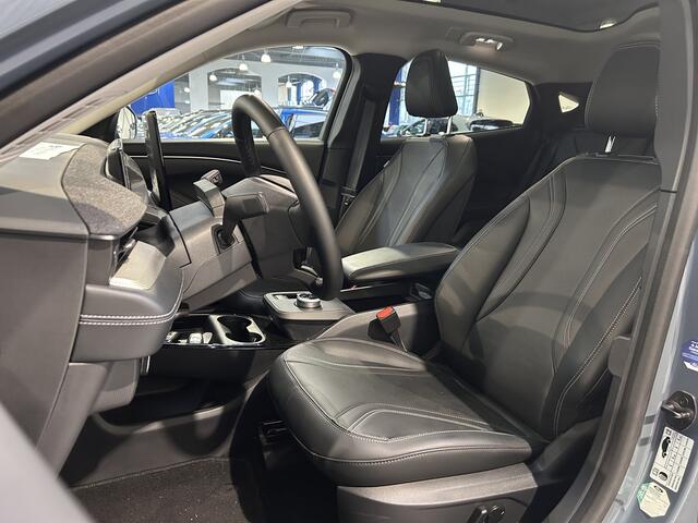 Ford MUSTANG Mach-E 75kWh RWD 270 pk | Adapt. cruise | Pano | B&O | El. verst. stoel met geh. | 4 camera's | El. a. klep | Garantie tm 2028