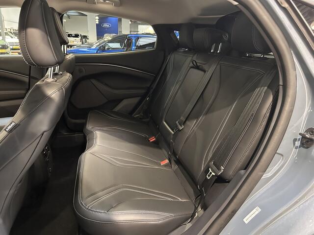 Ford MUSTANG Mach-E 75kWh RWD 270 pk | Adapt. cruise | Pano | B&O | El. verst. stoel met geh. | 4 camera's | El. a. klep | Garantie tm 2028