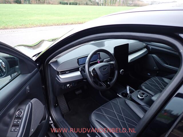 Ford MUSTANG Mach-E RWD 75 kWh 95%SOH Carplay/360°Camera/Stoel-stuurverwarming