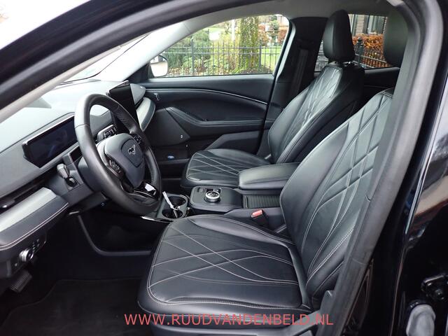Ford MUSTANG Mach-E RWD 75 kWh 95%SOH Carplay/360°Camera/Stoel-stuurverwarming