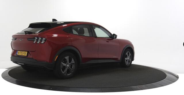 Ford MUSTANG Mach-E RWD 75 kWh Navigatie / 360 Camera / Trekhaak