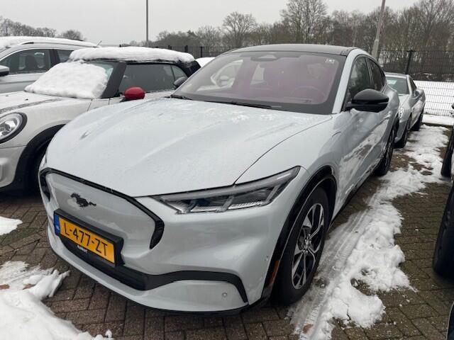 Ford MUSTANG Mach-E AWD 75 kWh / SOH 93,4% / Panoramadak / Camera / Leder / 19'' / B&O / Keyless / DAB / Dodehoek / ACC / Navigatie / Sfeerverlichting / Stoelverwarming