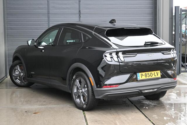 Ford MUSTANG Mach-E Extended RWD 98 kWh | CAMERA | STUUR/STOELVERWARMING | LEDER | B&O | NAVI | CRUISE CONTROL | CLIMATE CONTROL| ALL-SEASONBANDEN | PDC | LMV