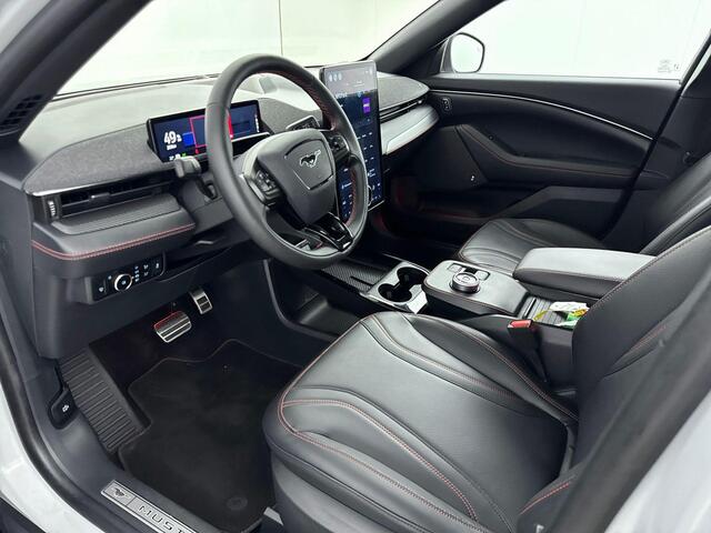 Ford MUSTANG Mach-E Extended AWD 98 kWh | SOH 97.8% | Panorama dak | Leder interieur | Elektrische achterklep | Stoelverwarming | Stuurwiel verwarmt | Achteruitrij Camera | Adaptive Cruise |