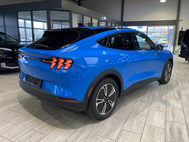 Ford MUSTANG Mach-E RWD 75 kWh 268 pk | Adapt. cruise | LED | 360° Camera | Apple Carplay draadloos | Stuurverw. | Stoelverw. |