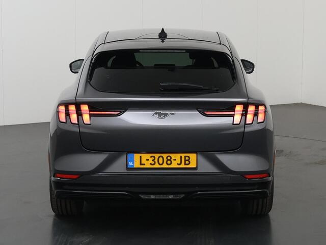Ford MUSTANG Mach-E Extended First Edition AWD 98 kWh | Trekhaak | Panoramadak | 360° Camera | B&O | Cruise Control Adaptief | Navigatie | Elektr. Achterklep |