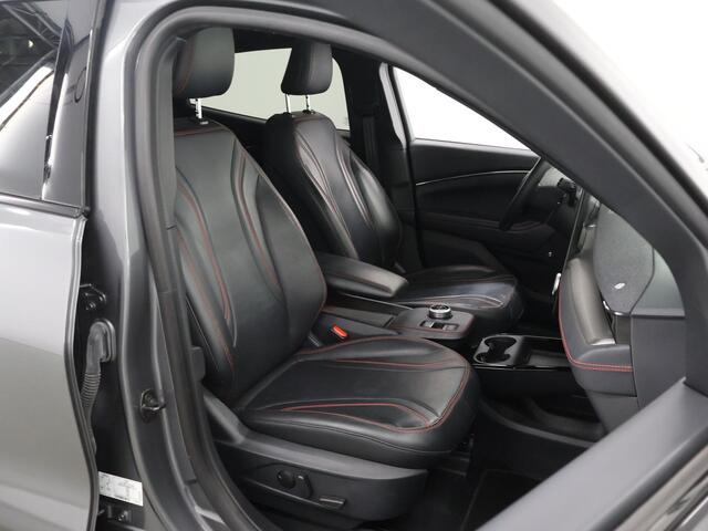 Ford MUSTANG Mach-E Extended First Edition AWD 98 kWh | Trekhaak | Panoramadak | 360° Camera | B&O | Cruise Control Adaptief | Navigatie | Elektr. Achterklep |