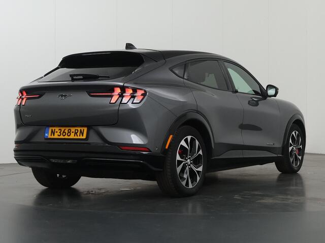 Ford MUSTANG Mach-E Extended First Edition AWD 98 kWh | Panoramadak | 360° Camera | B&O | Cruise Control Adaptief | Navigatie | Elektr. Achterklep |