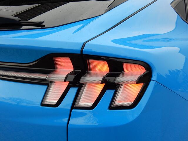 Ford MUSTANG Mach-E RWD 98 kWh 294 pk | Adapt. cruise | LED | 360° Camera | B&O | Apple Carplay draadloos | Stuurverw. | Stoelverw. |