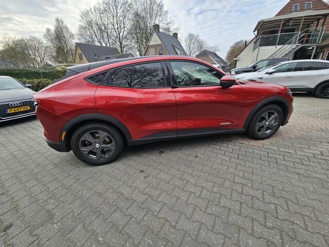 Ford MUSTANG EXTENDED RWD 98 KWH 286PK Pano - Leer